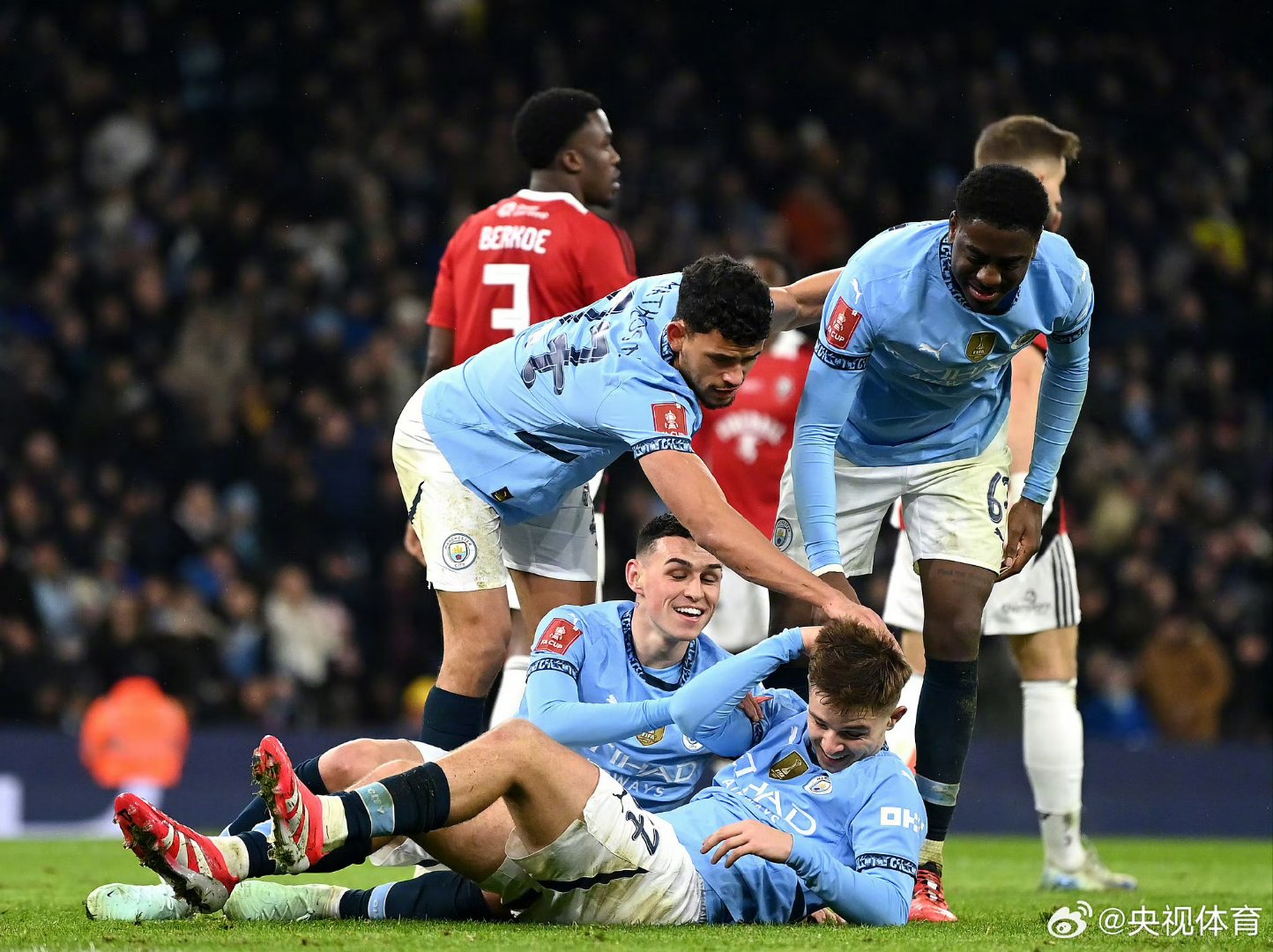 转折点曼联强势反弹，国王杯今晚攻防权衡，质疑声仍在，临场指挥获称赞的简单介绍