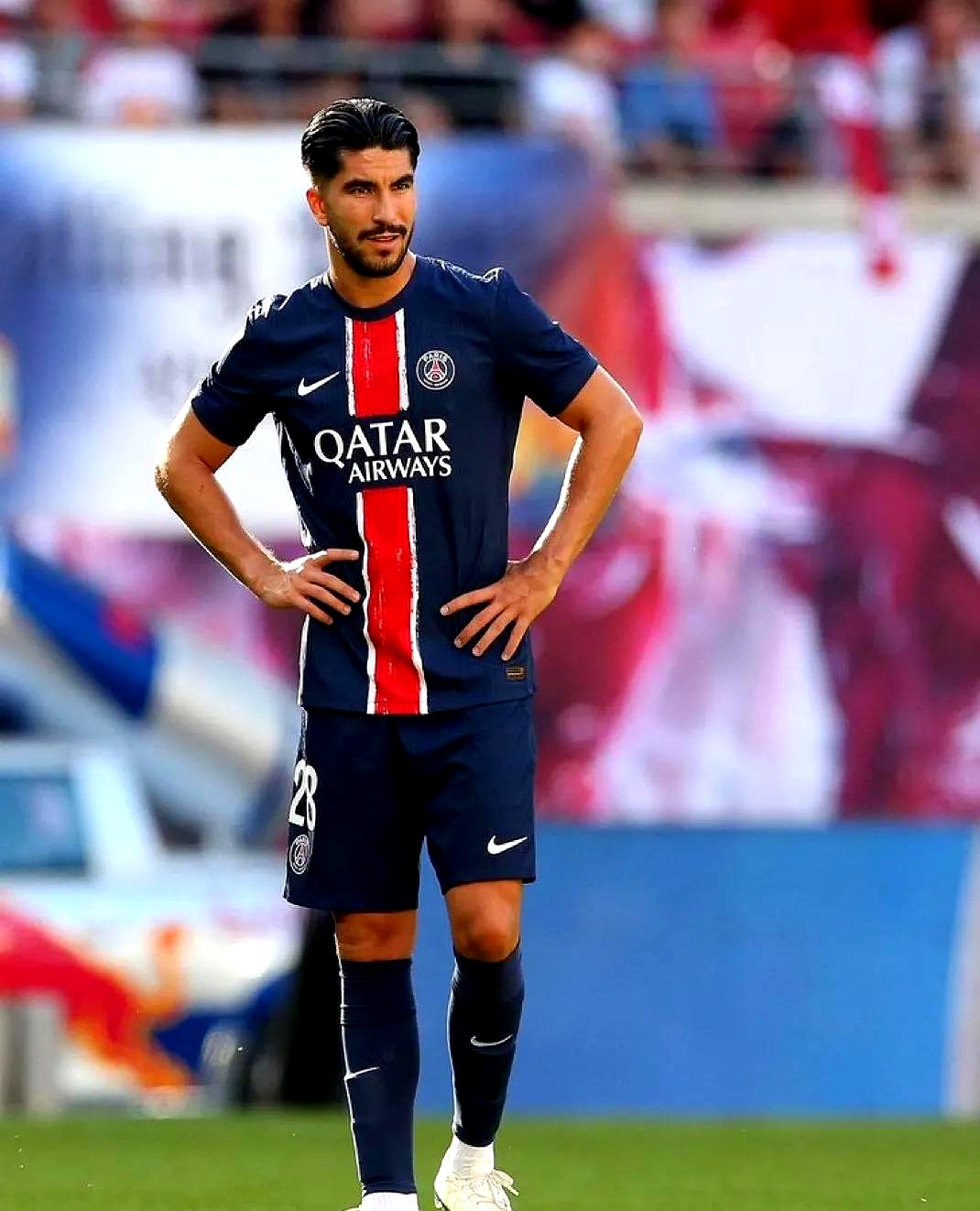 包含转会期纽卡斯尔调整名单以备NBA总决赛；主帅复盘环节打磨；质疑声仍在；赛程密集仍需轮换的词条