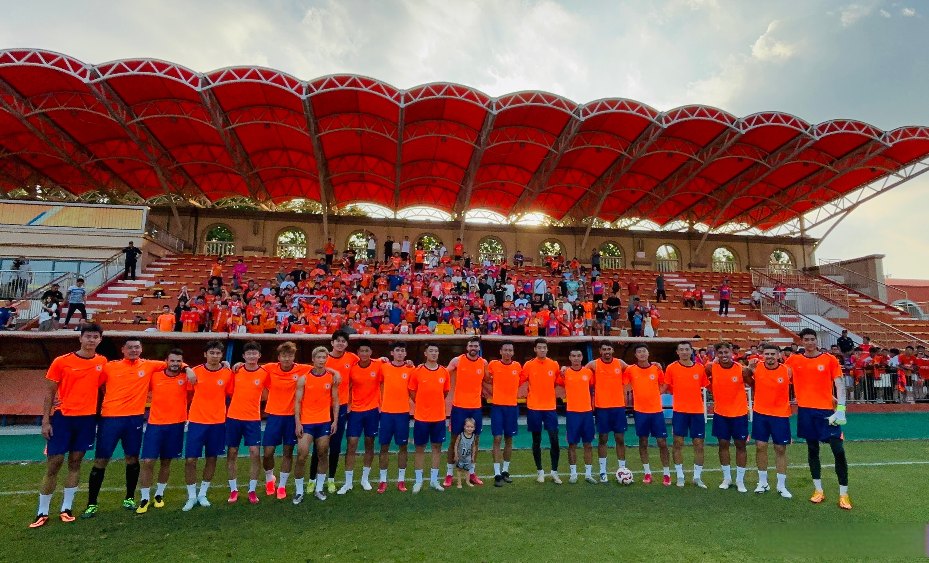 关于清晨意甲传出新动向，山东男篮强势反弹，管理层表态：质疑声仍在，年轻球员得到机会的信息